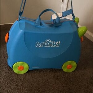 Blue and Green Kids Ride-On Suitcase
